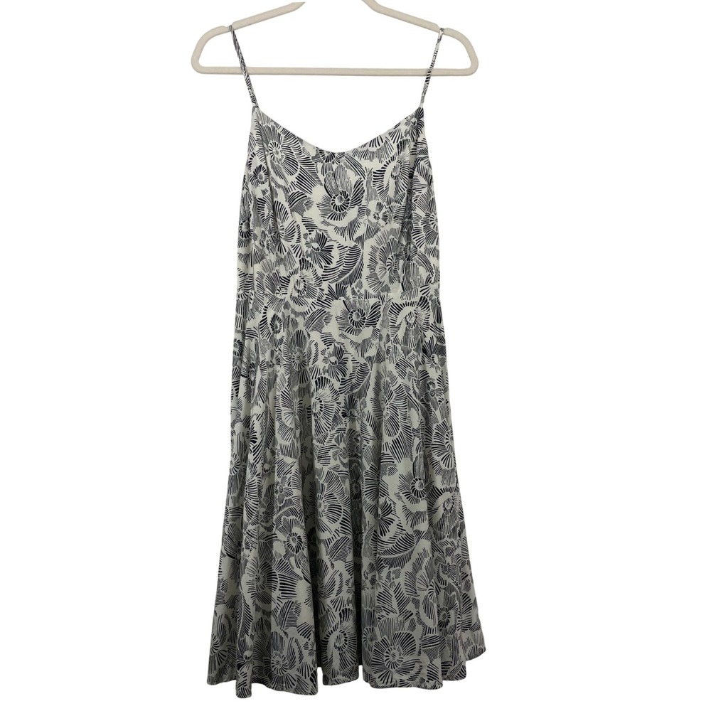 Old Navy Size Large Cami Dress Black‎ White Abstract Floral Smocked Rayon